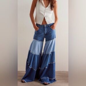 We The Free Dreamscape Tiered Wide-Leg Jeans SIZE 31 S